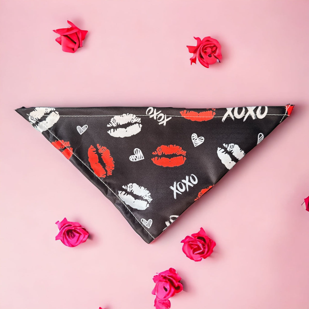 Bandana pour chien Bisous de la Saint-Valentin